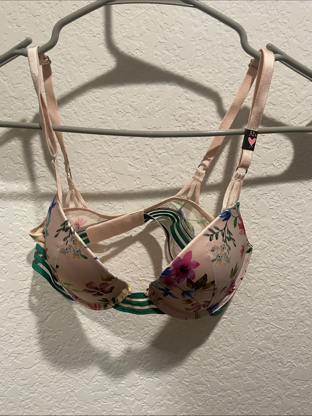 Victoria's Secret Pink Floral Underwire Push-Up Bra with Green Accent